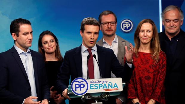 Casado: «Esta es la casa del centro-derecha y los resultados son la primera piedra del fracaso de Sánchez»