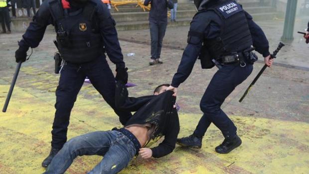 Los Mossos se plantan ante Torra en medio de la polémica por las cargas contra los CDR