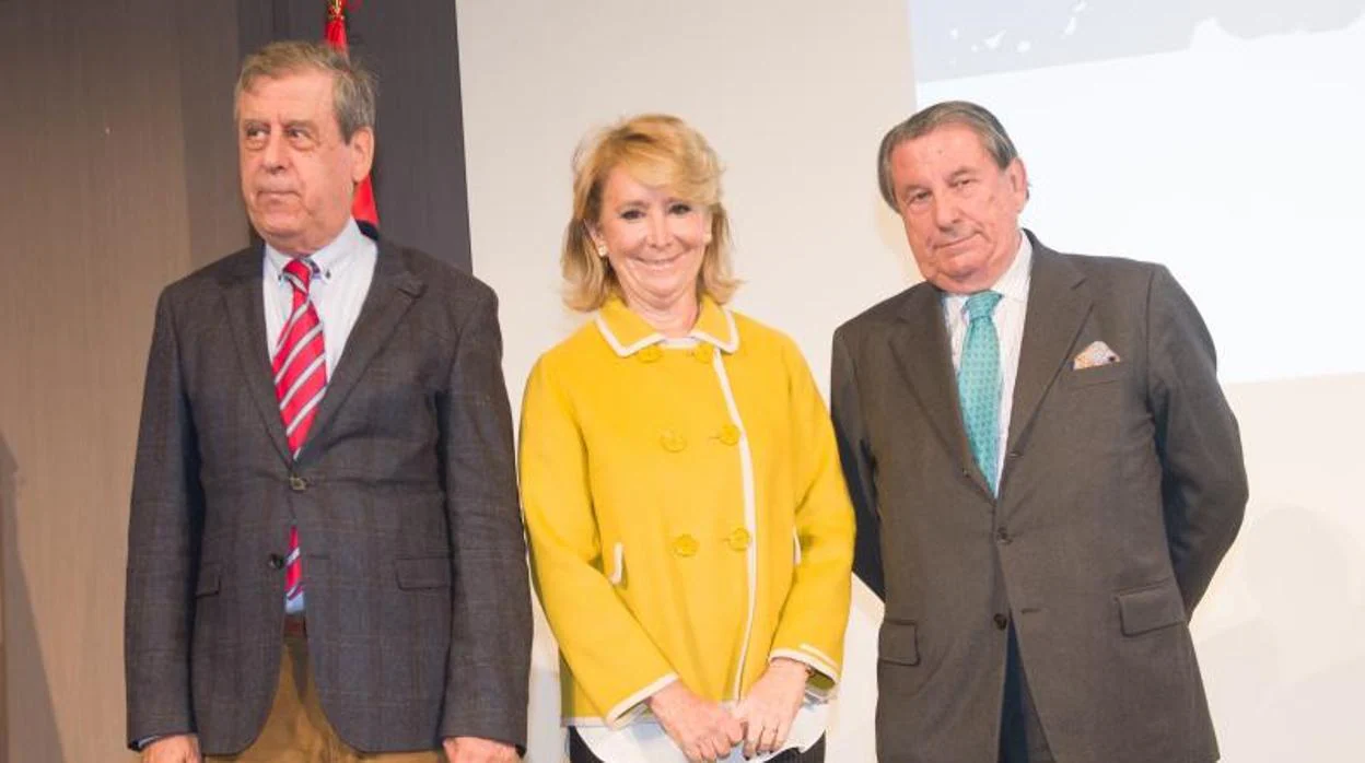Aguirre junto a Sosa Wagner y Vázquez