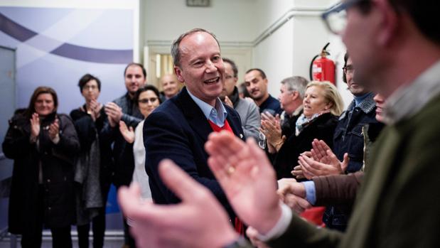 Destituyen al portavoz del PSOE en la Diputación de Orense por sumarse a las críticas de Pachi Vázquez