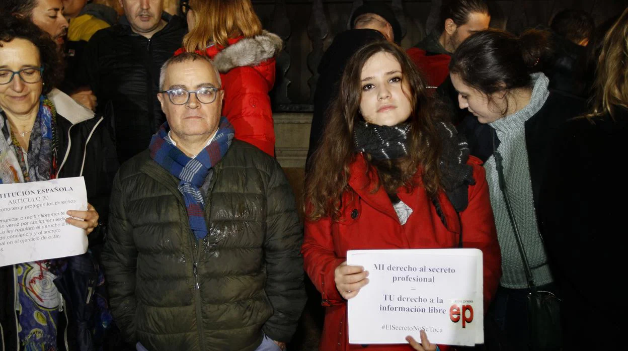 Concentración en apoyo a los periodistas de Europa Press y el Diario de Mallorca en Palma