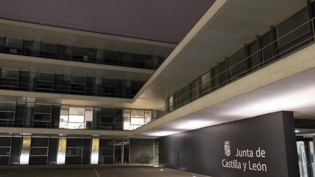 Investigan un fraude en los permisos para abrir unos 300 negocios de Salamanca