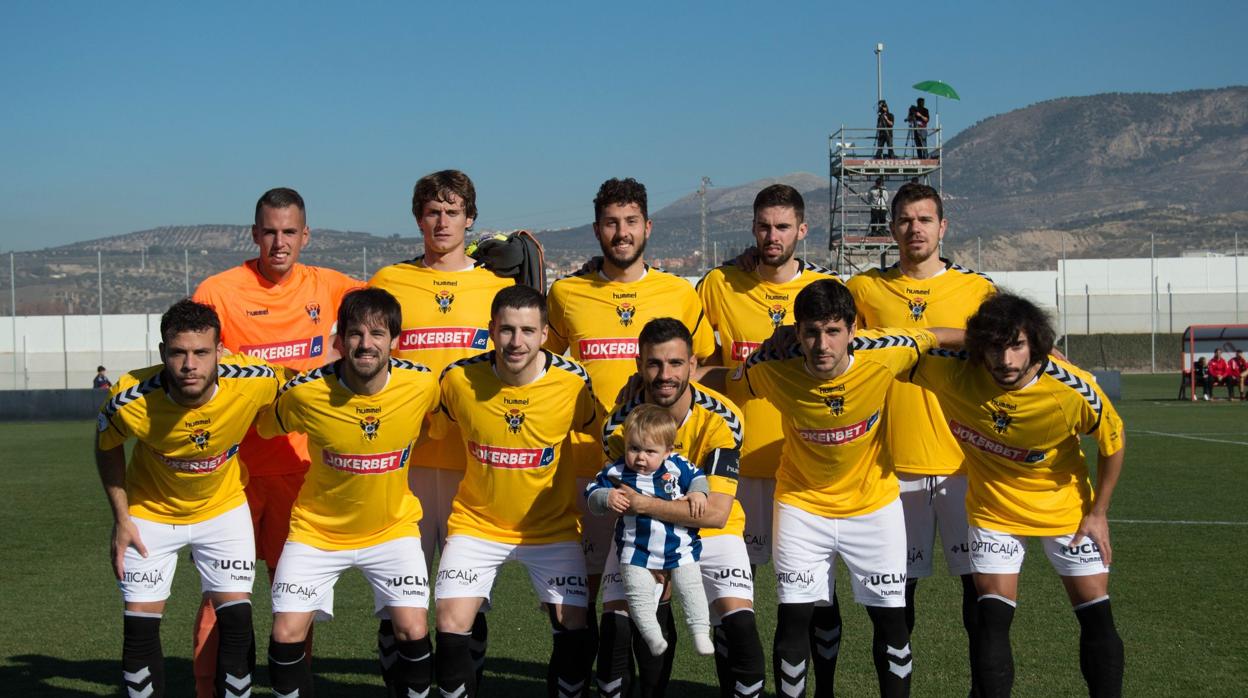 El CF Talavera, en un partido reciente de Liga ante el Recreativo de Granada