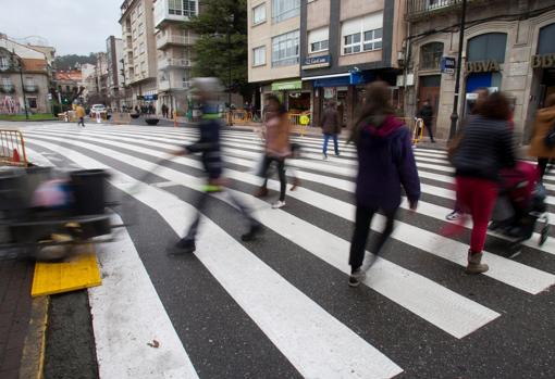 Así es el mayor paso de peatones de España: en curva y con 46 metros de largo