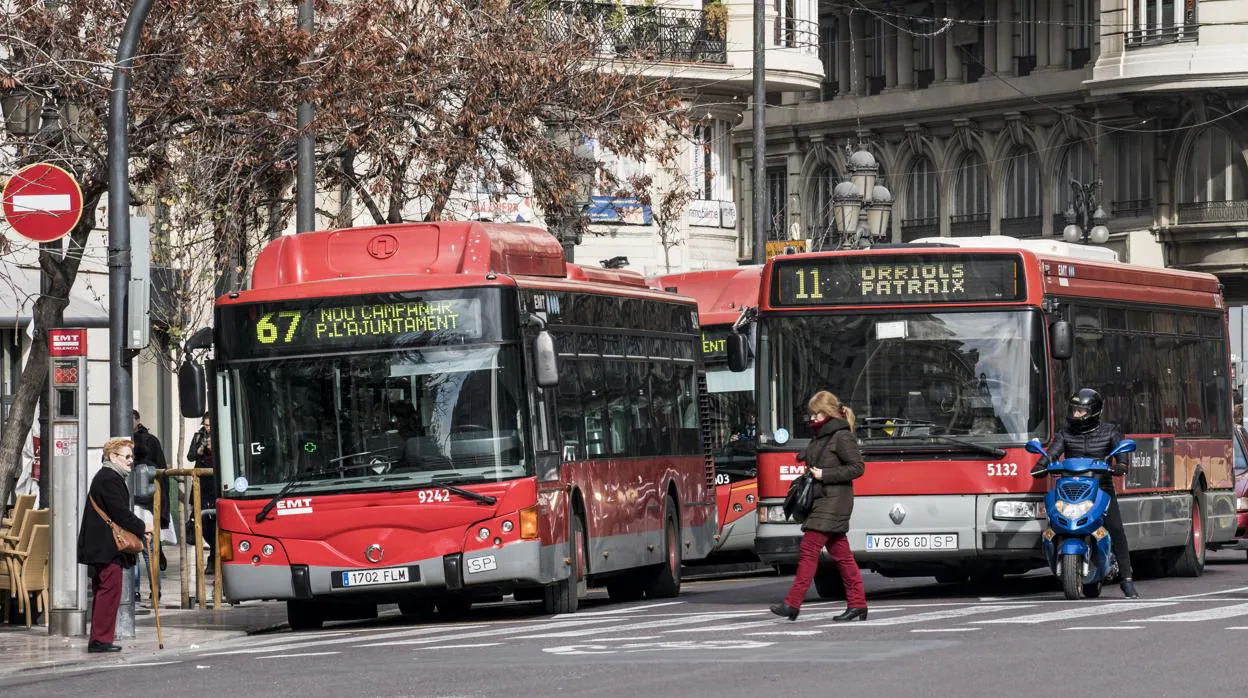 Imágenes de autobuses de la EMT en Valencia