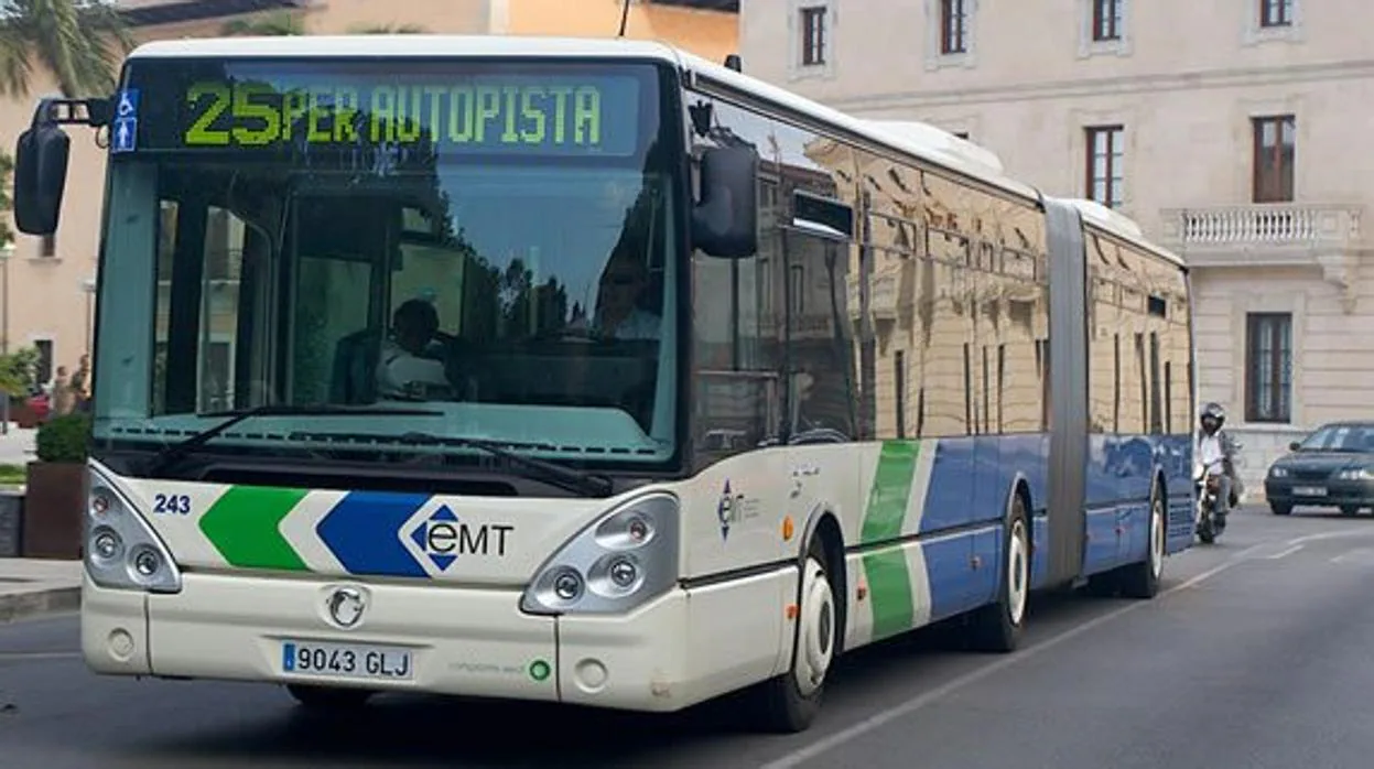 Un autobús de línea de la EMT de Palma de Mallorca