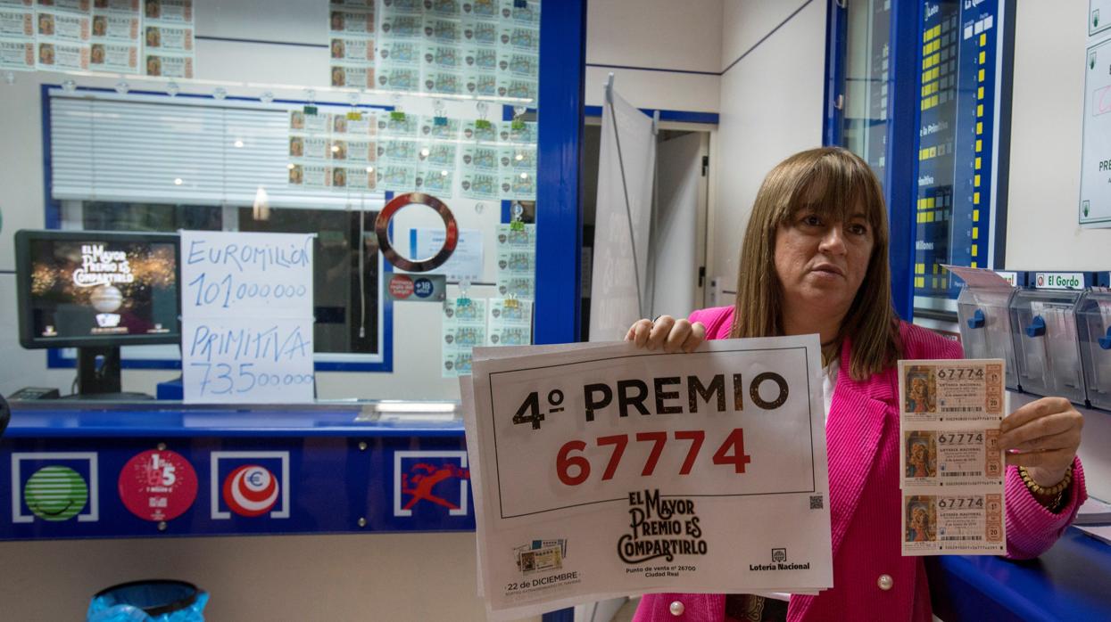 El número 67774, el segundo de los cuartos premios del sorteo extraordinario de Navidad, ha dejado dos millones de euros en Ciudad Real,