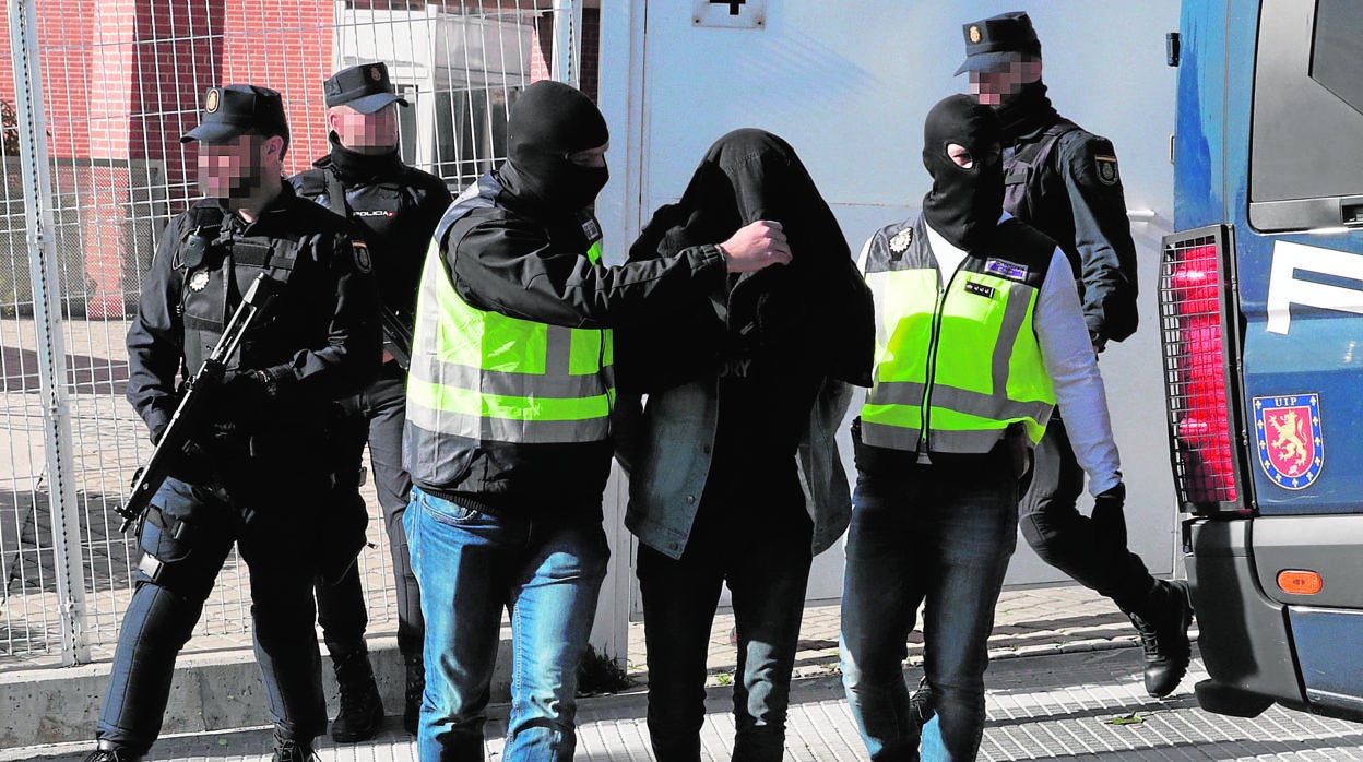 Imagen de archivo de una detención de la Policía Nacional