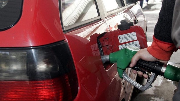 «Impuestazo» al combustible y rebajas fiscales para este año