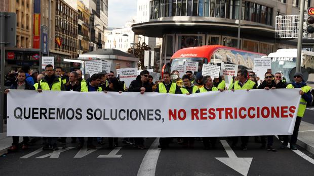 Autocares de turistas bloquearán Gran Vía en una nueva protesta contra Madrid Central