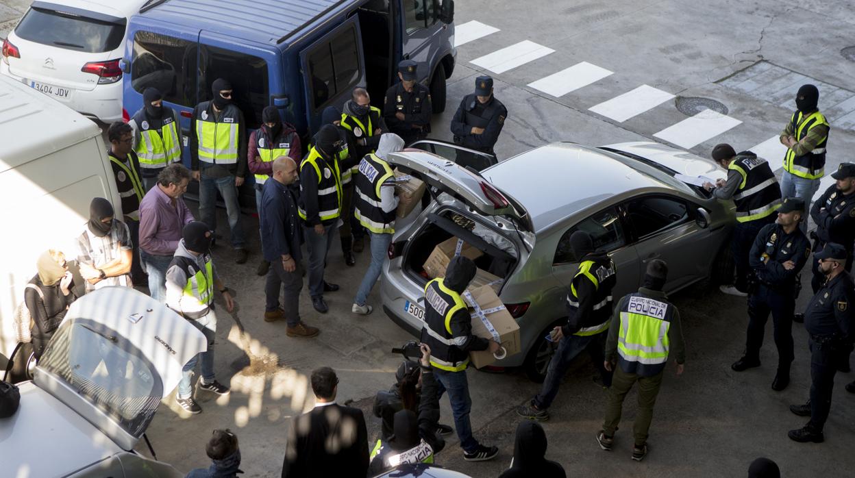 El juez archiva la causa por el supuesto espionaje político de los Mossos