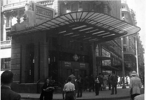 Ascensor de la estación de José Antonio (hoy Gran Vía) en 1947