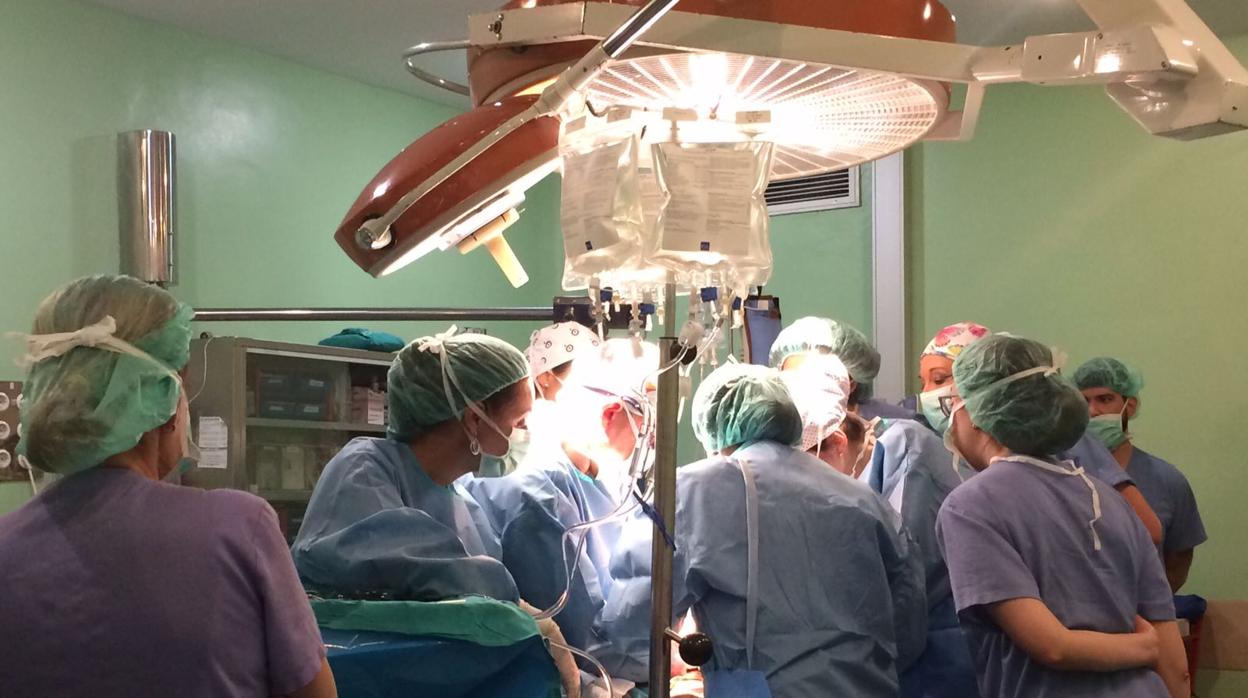 Un total de 34.779 castellano-manchegos están a la espera de una intervención quirúrgica en la región