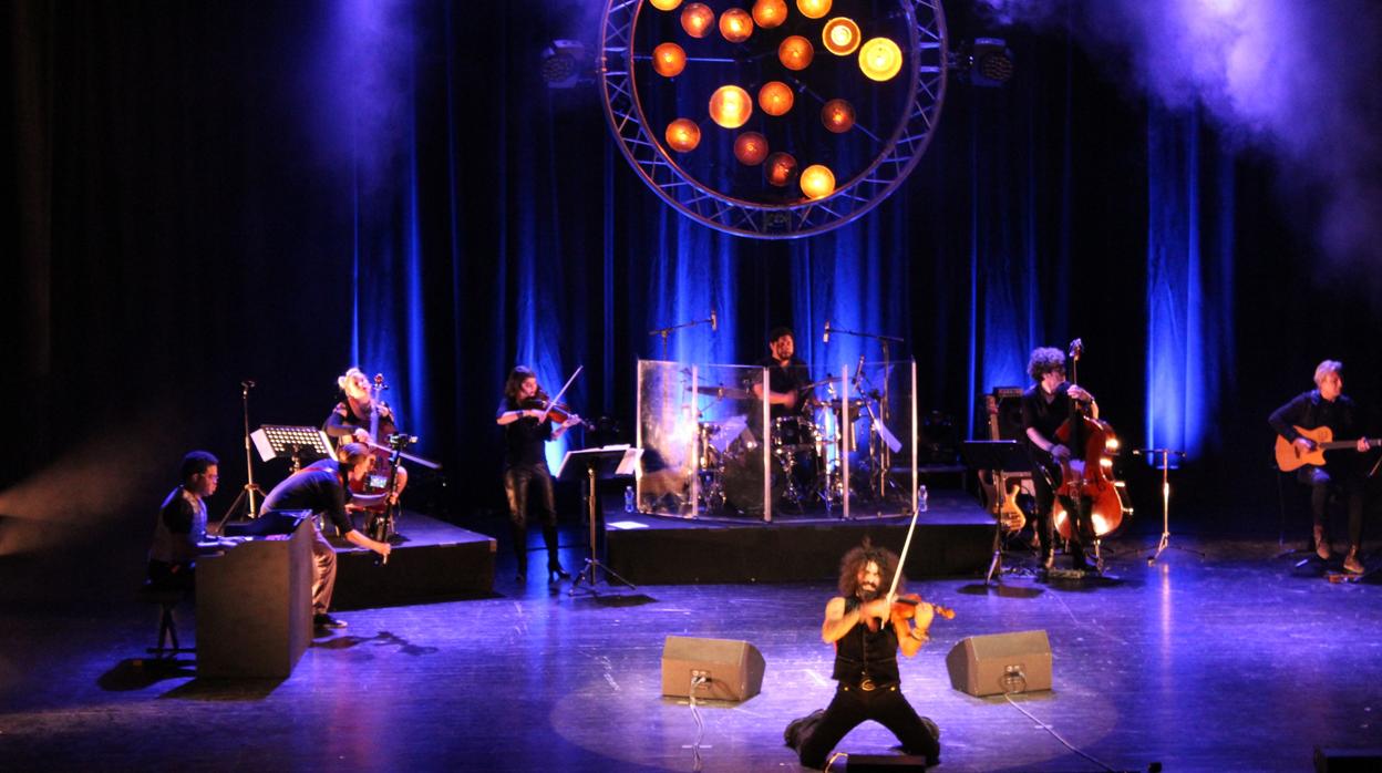 Un momento del concierto de Ara Malikian en el Auditori Teulada Moraira