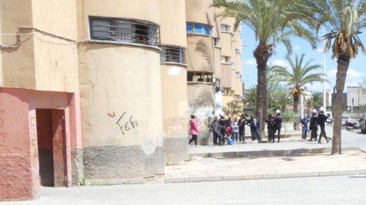 Vecinos en un barrio de Elche