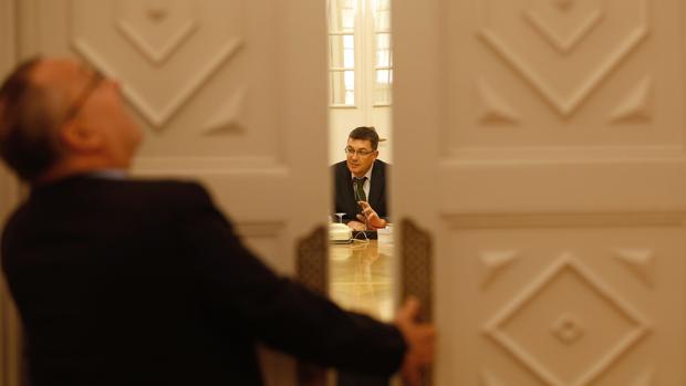 Los grupos recibirán subvenciones hasta que se conformen las nuevas Cortes sin publicar su destino