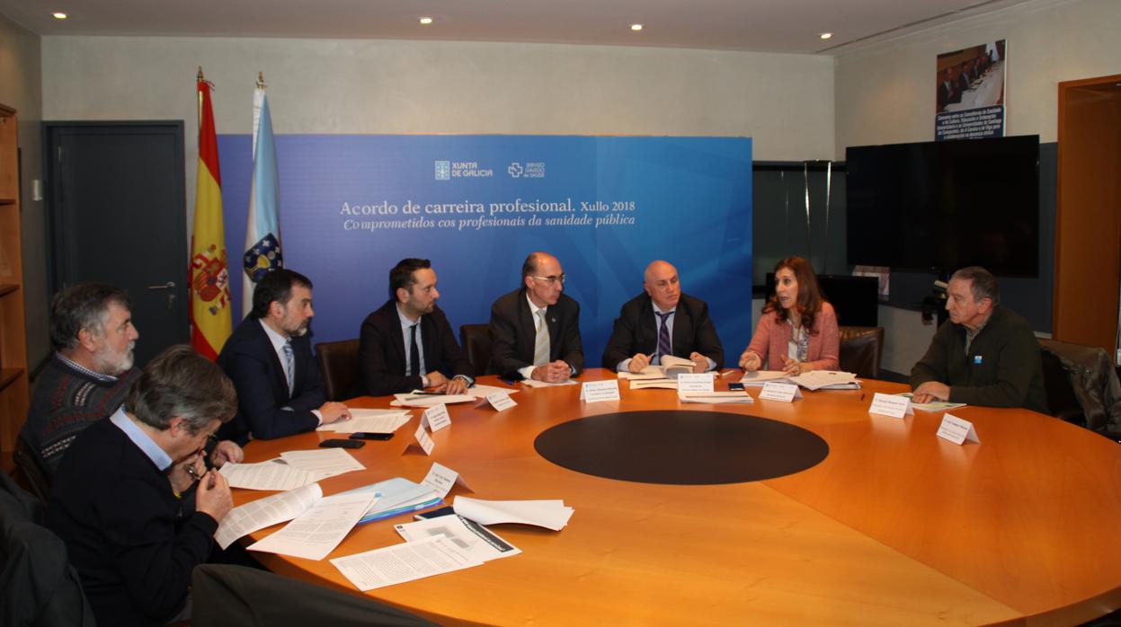 Reunión de este lunes entre la Consellería y los representantes de los colegios médicos