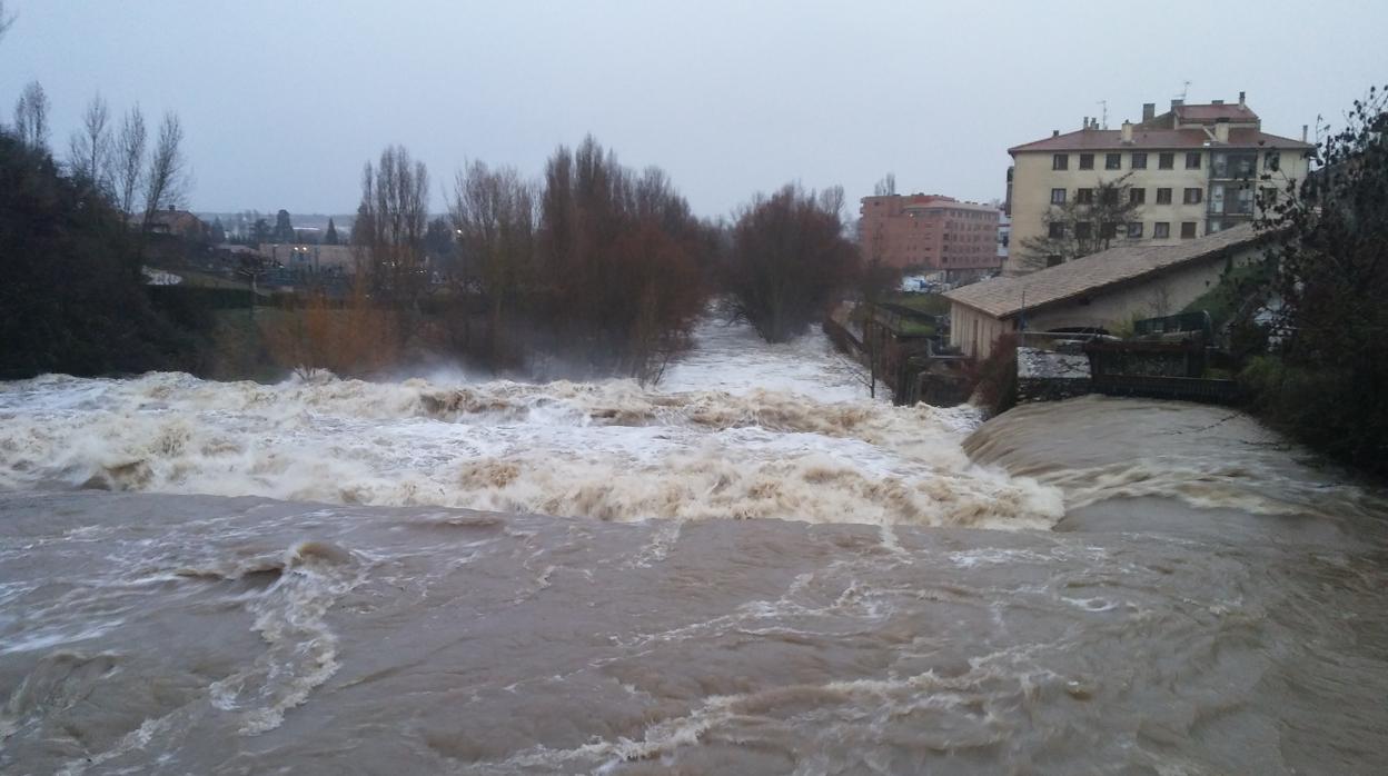 El río Ulzama a su paso por la localidad de Arre, anexa a Pamplona