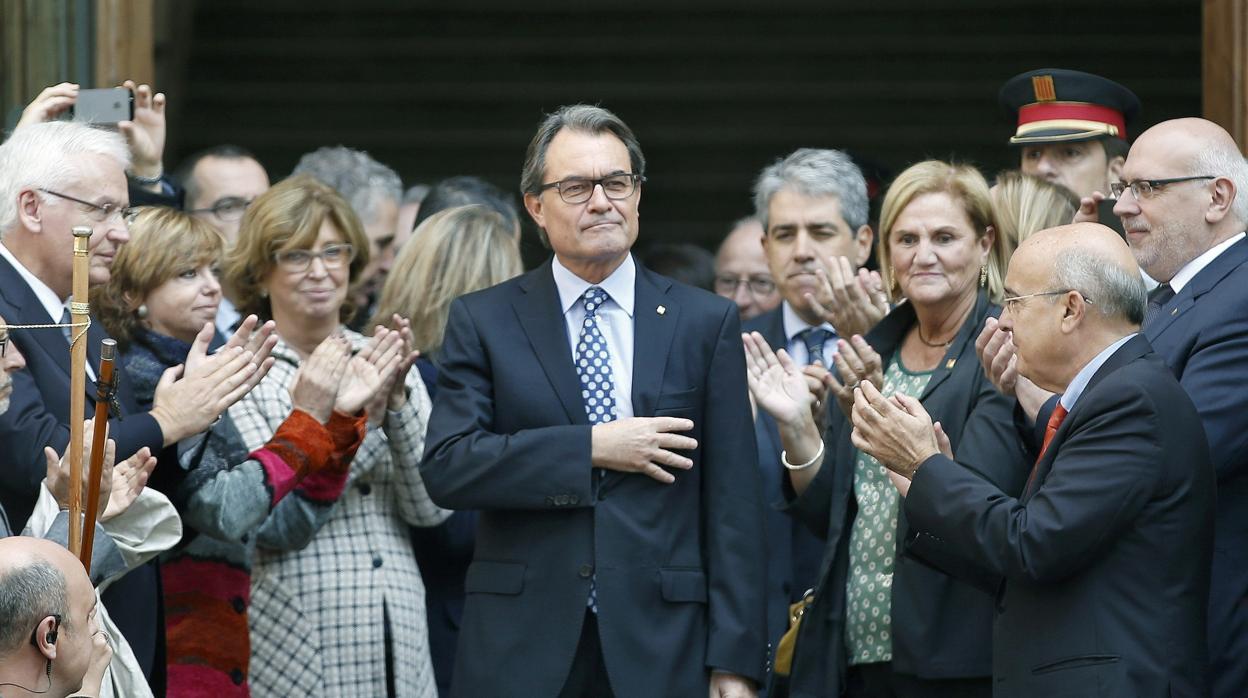 Artur Mas, en 2015, tras declarar como imputado ante el TSJC por el 9-N