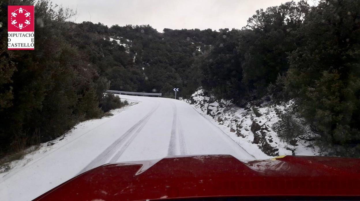 Imagen de la carretera de acceso a Vallibona este jueves