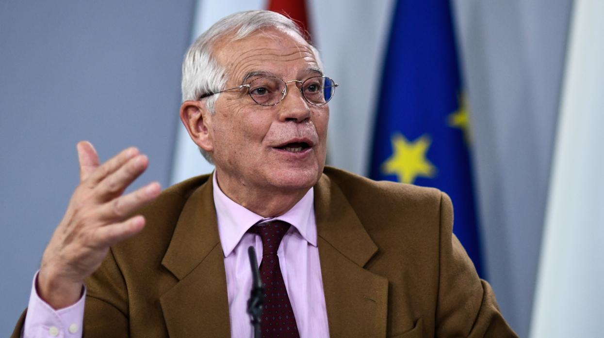 El ministro de Exteriores, Josep Borrell, en la rueda de prensa tras el Consejo de Ministros