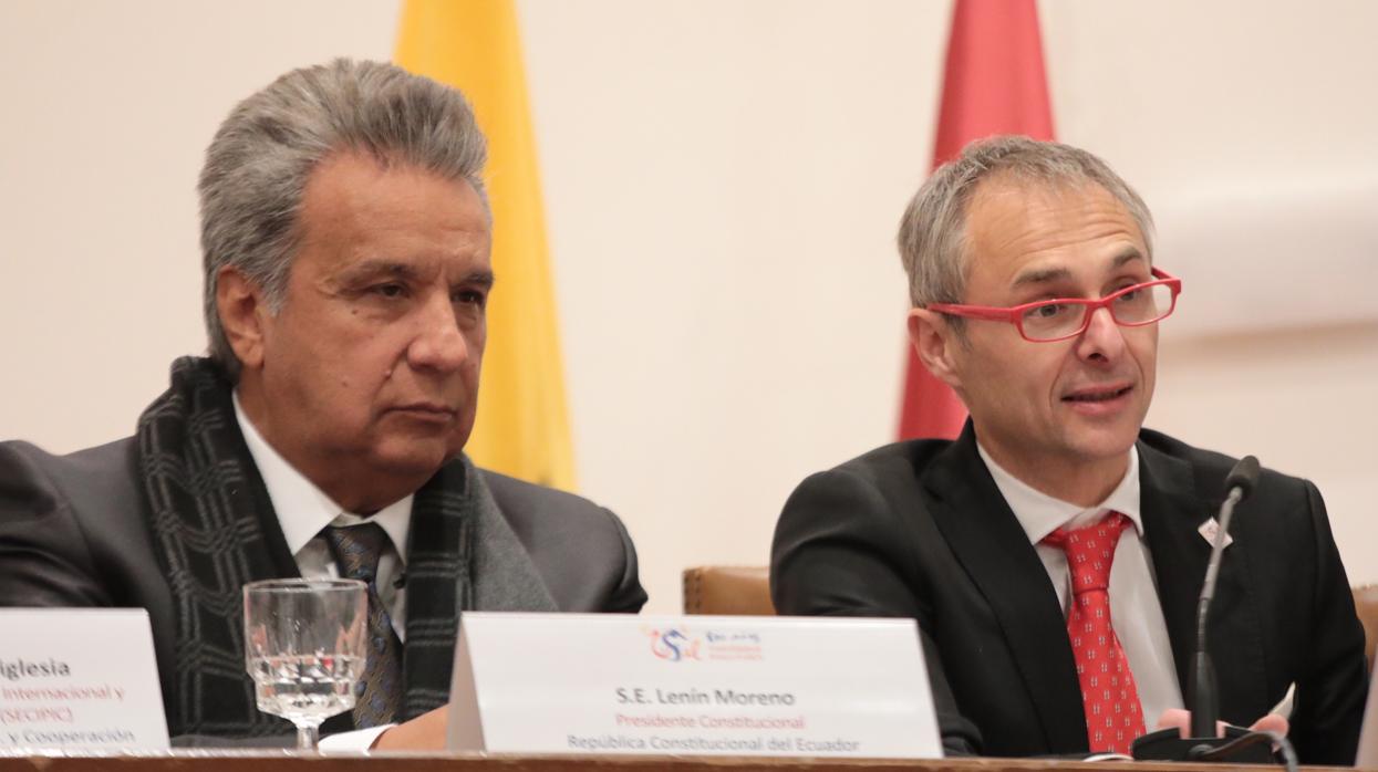 El presidente de la República de Ecuador, Lenín Moreno, junto al rector de la USAL, Ricardo Rivero