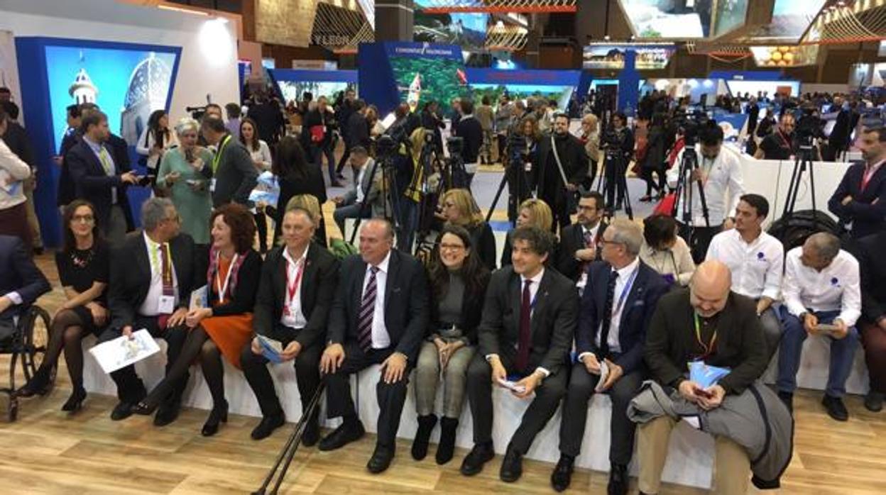 Mónica Oltra (centro), en Fitur el pasado miércoles