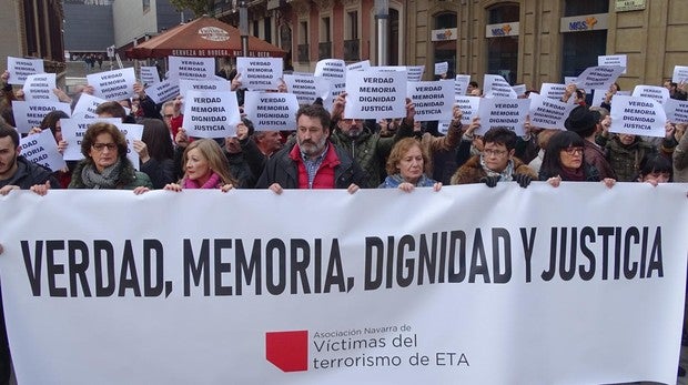 “Seguiremos realizando nuestros homenajes, aunque pisoteen nuestras flores o nos pisoteen a nosotros mismos”