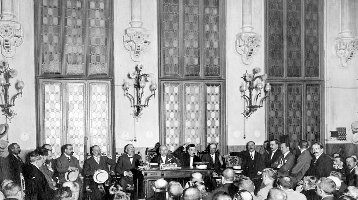 Imagen de un acto celebrado en el Ateneo de Valencia en el año 1916