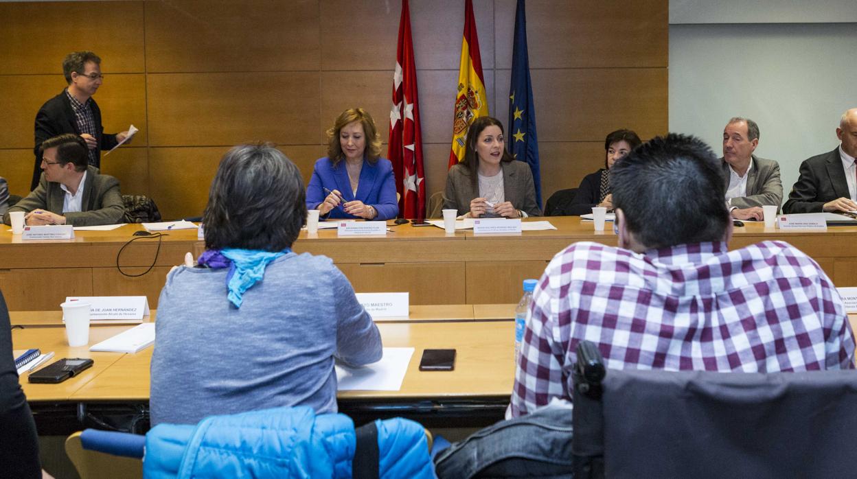 La Comunidad de Madrid inicia el diálogo con la población gitana para promover la inclusión social