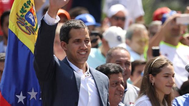 Sánchez reconoce a Guaidó y lo emplaza a convocar elecciones en Venezuela