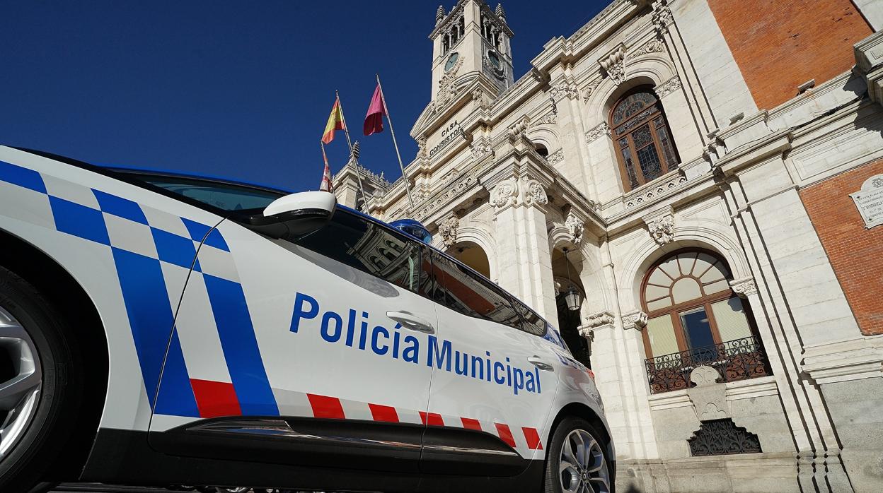 Uno de los coches de la Policía Municipal de Valladolid