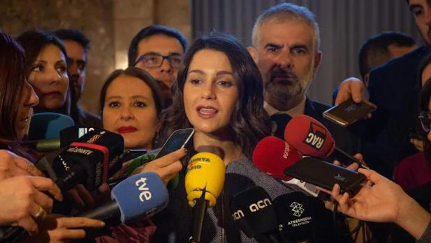 Inés Arrimadas, hoy, anunciando la petición de comparecencia de Torra