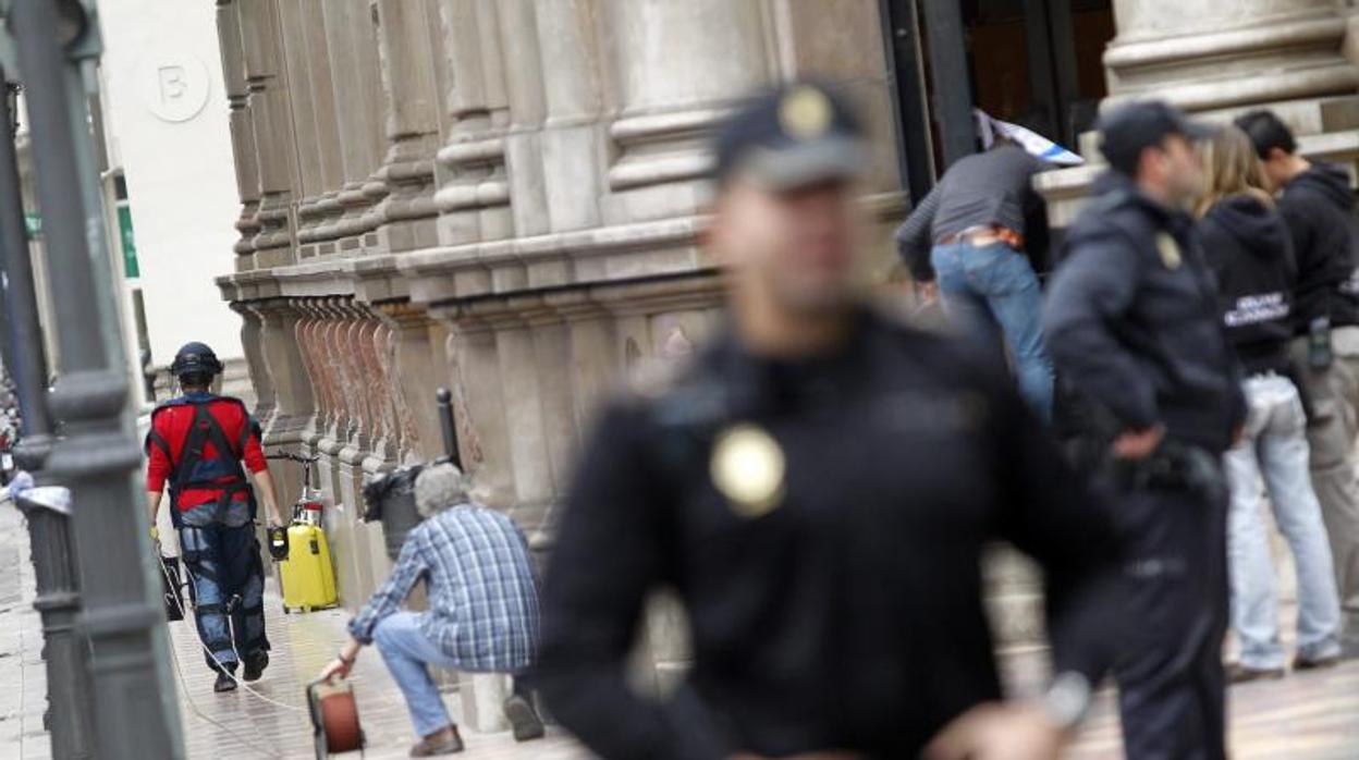 Intervención policial en una calle de Valencia