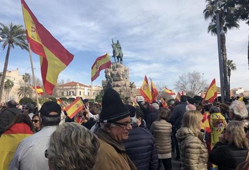 Un millar de personas se han concentrado en Palma para «defender la unidad de España»