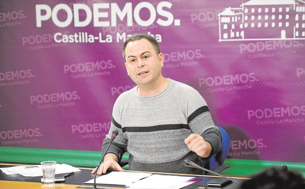El diputado de Podemos David Llorente, este lunes en el Parlamento regional