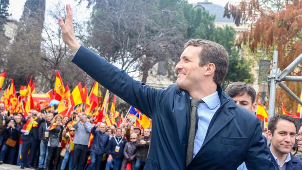 Casado reclama una «moción de censura en las urnas» contra Sánchez tras la manifestación de Madrid