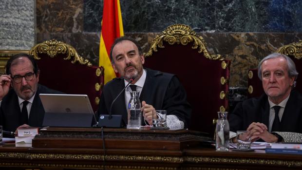 Los acusados podrán hablar en catalán en el juicio del «procés», pero sin traducción simultánea