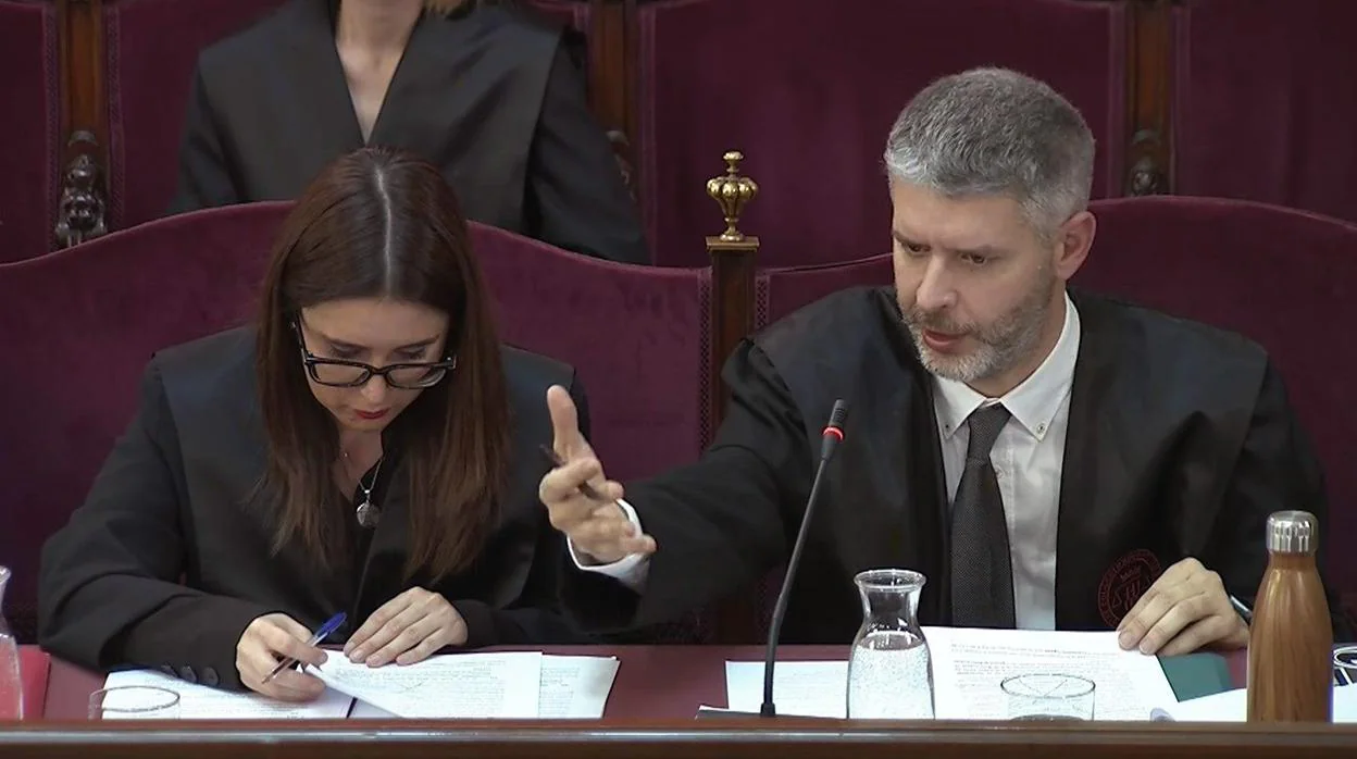 El abogado de Oriol Junqueras, Andreu Van den Enyde, en el juicio que se celebra en el Tribunal Supremo