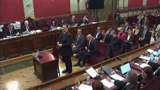 Junqueras se presenta como un mártir y anuncia que el «procés» no acaba aquí