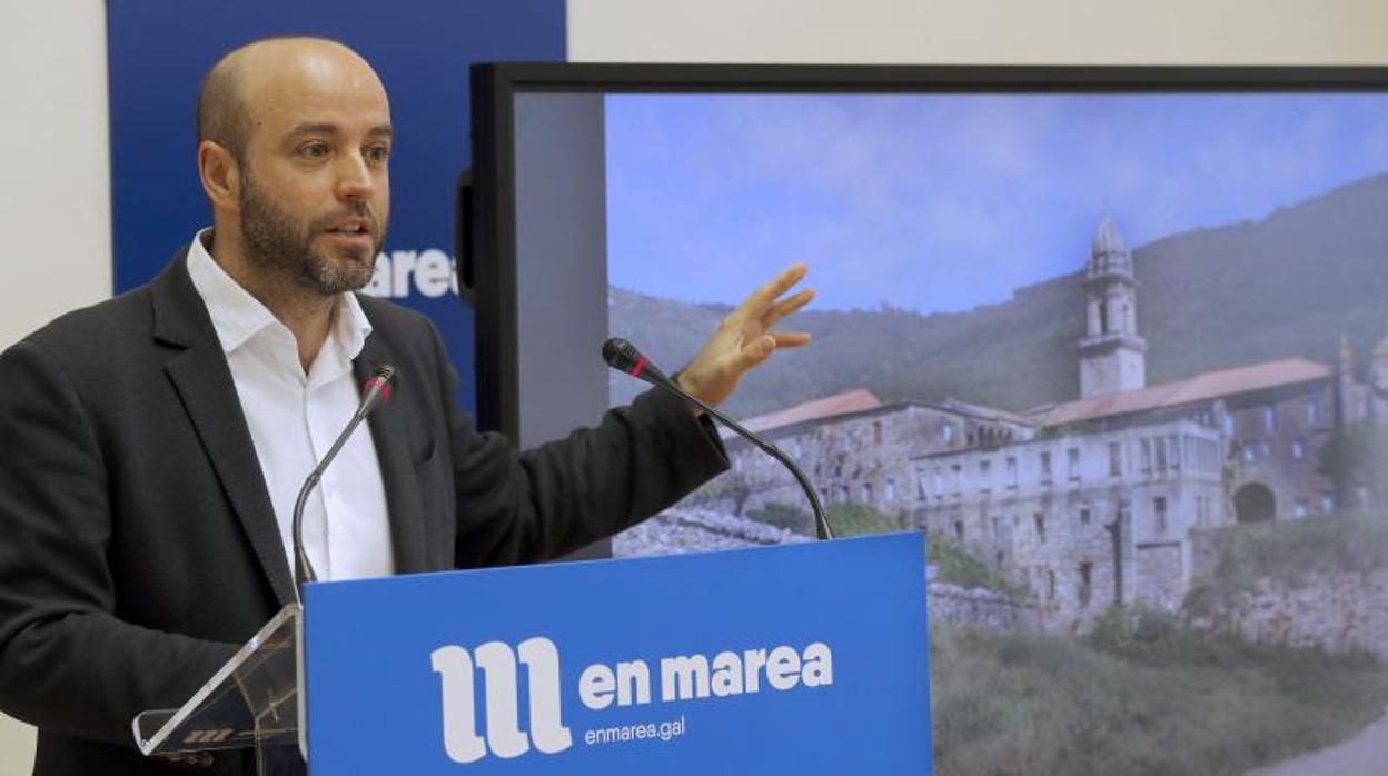 El portavoz de En Marea, Luís Villares este lunes en una rueda de prensa