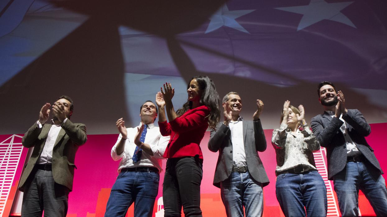 Aguado y Villacís, junto a dirigentes de Ciudadanos, durante un acto de partido el pasado octubre
