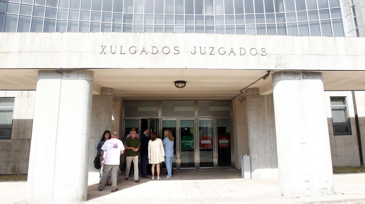 Entrada de los juzgados de Santiago