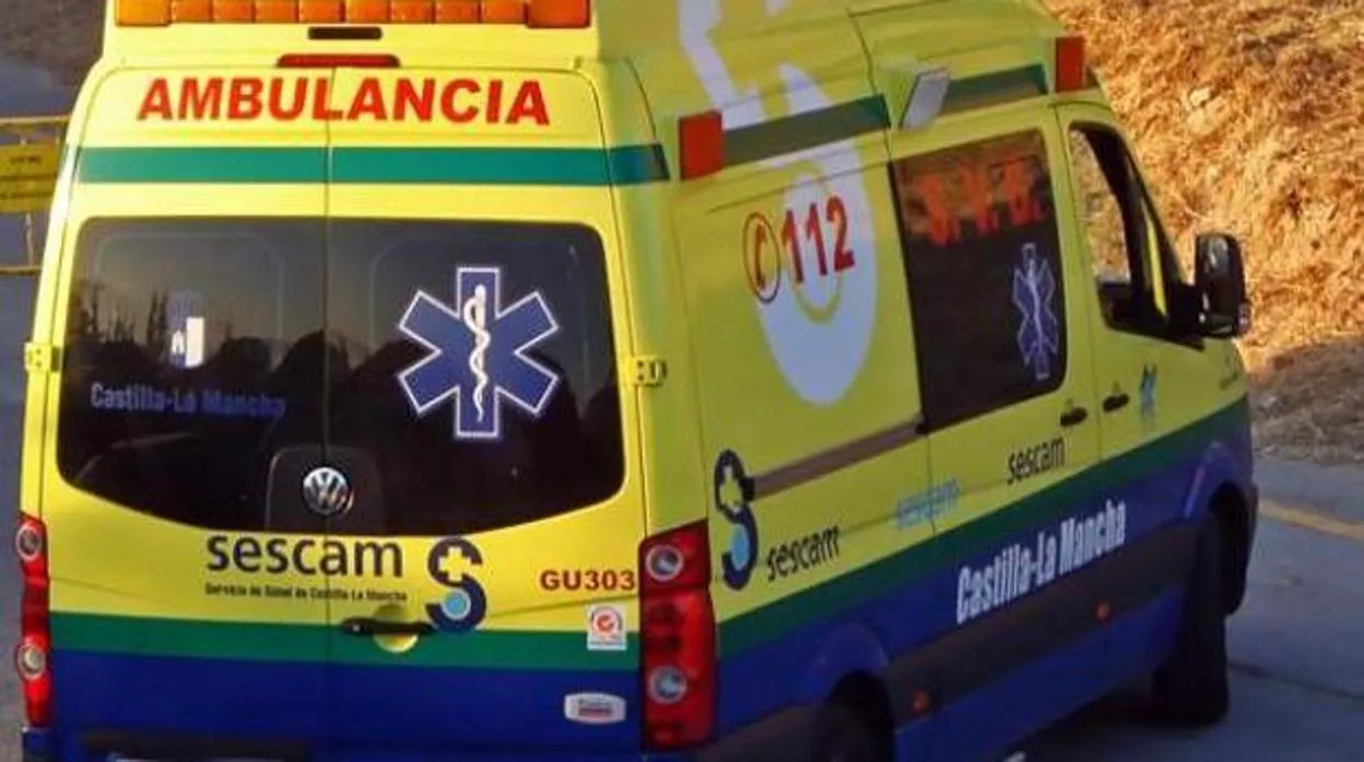 Una ambulancia que iba a un accidente atropella a una adolescente en Fuensalida
