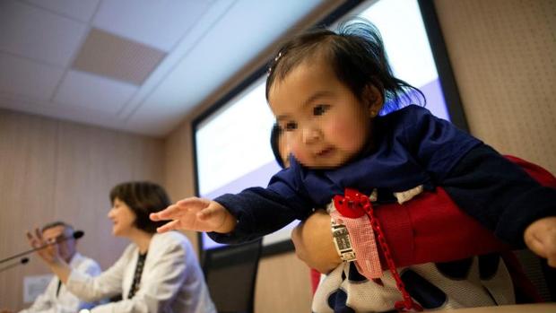 Consiguen frenar por primera vez en España una atrofia muscular infantil antes de que dé síntomas