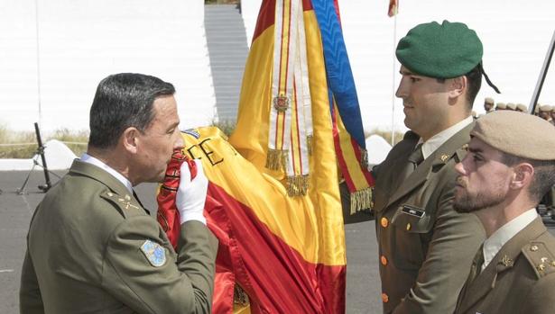 El general Antonio Ciprés pasa a la reserva en Canarias