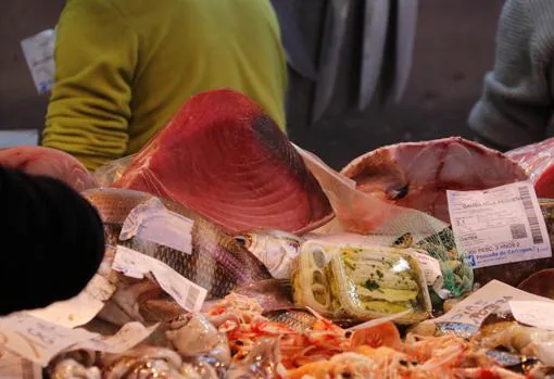 Venta de pescado en el Mercado Santa Florentina de Cartagena