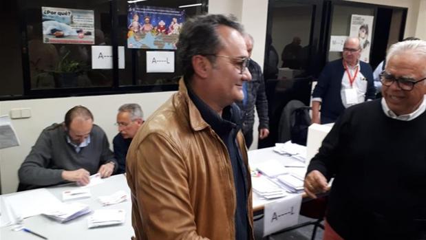 Francesc Sanguino gana las primarias con el 54% de los votos y será el candidato del PSPV en Alicante