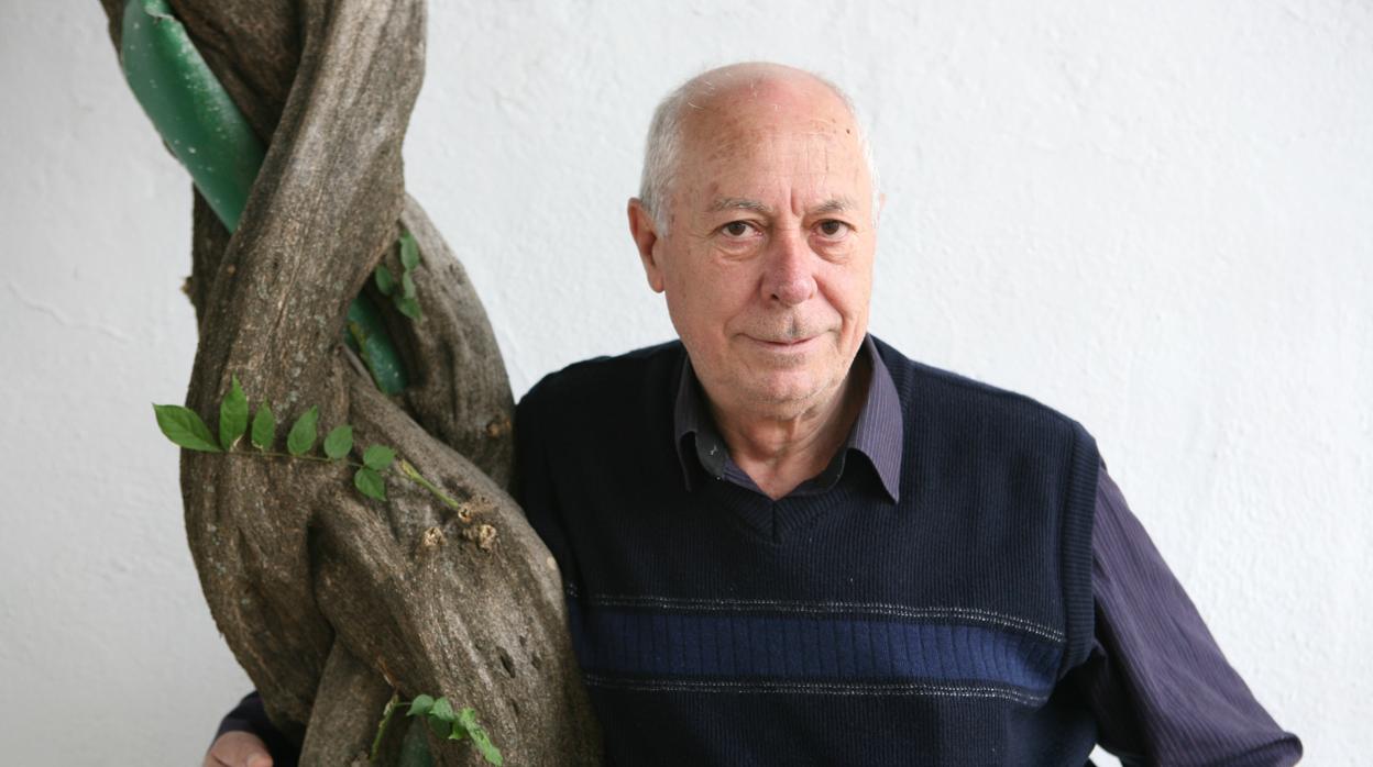 El poeta Antonio Carvajal, cuyas obras recopila la Fundación Jorge Guillén