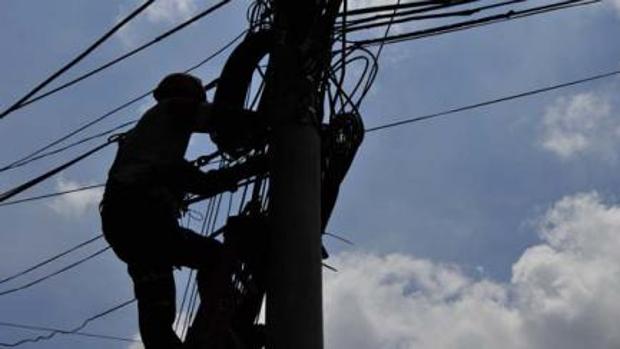 Dos trabajadores, uno en Novés y otro en Totanés, heridos al caer desde varios metros